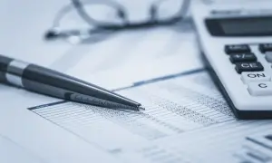 Co powinna zawierać faktura, aby uniknąć problemów z urzędami?