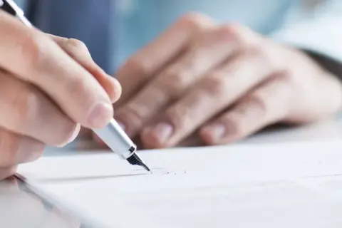 Jak napisać rozwiązanie umowy z KRD i uniknąć problemów prawnych