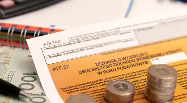 Jak rozlicza PIT emeryt? Kluczowe informacje i najczęstsze błędy